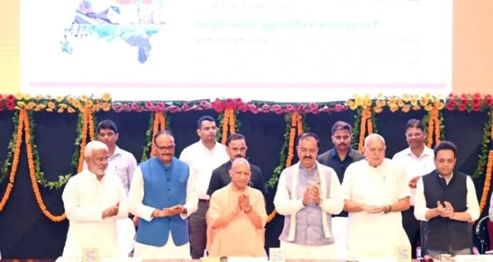 CM Yogi with other ministers